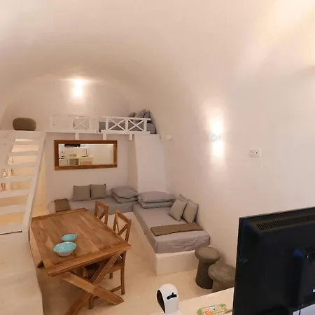 Villa Dharma Traditional Cavehouse *